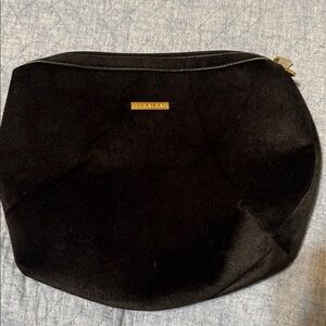 Shiraleah Black Velvet Pouch